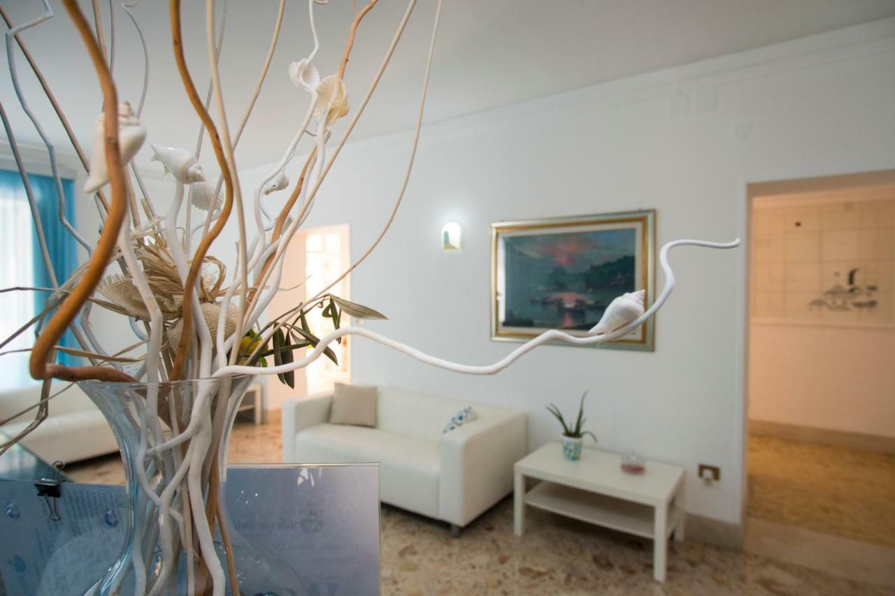 Delfino Hotel Marina di Camerota Kültér fotó